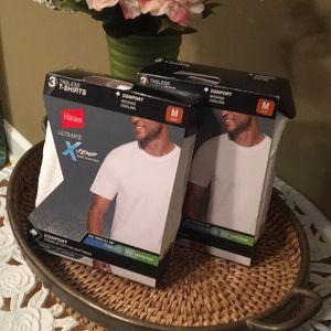 Men’s white tees